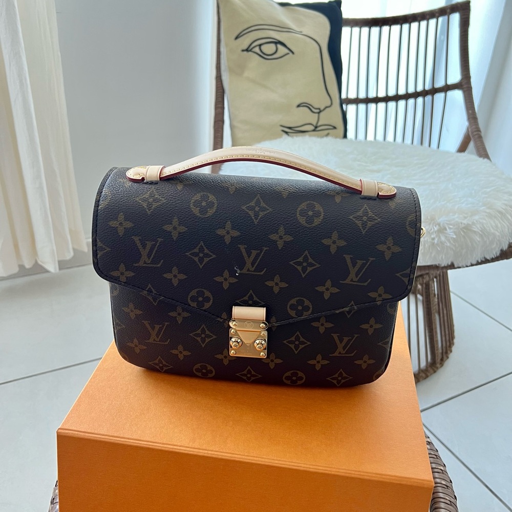 Louis Vuitton Métis handbag NWT